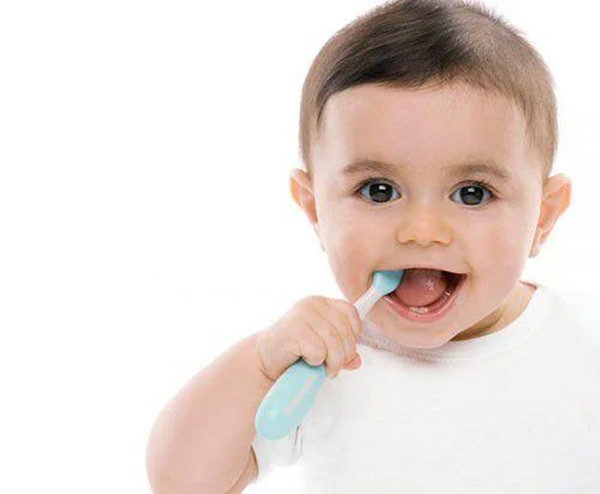 Top 10 bàn chải đánh răng cho bé 1 tuổi tốt nhất được nhiều mẹ tin chọn
