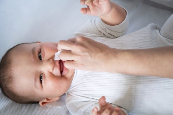 Trẻ bị sốt xuất huyết nên ăn gì mau khỏi?