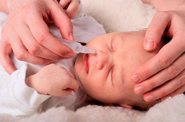 Trẻ sơ sinh bị nghẹt mũi – nguyên nhân và cách chăm sóc hiệu quả