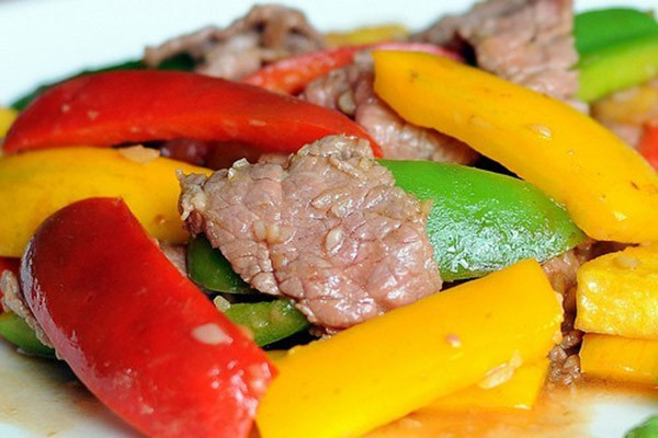 Canh sườn bí đỏ cho mẹ sau sinh