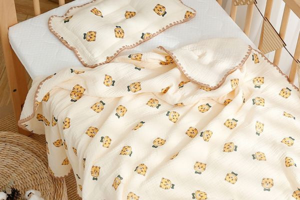 Mách mẹ cách giữ ấm cho trẻ sơ sinh khi ngủ