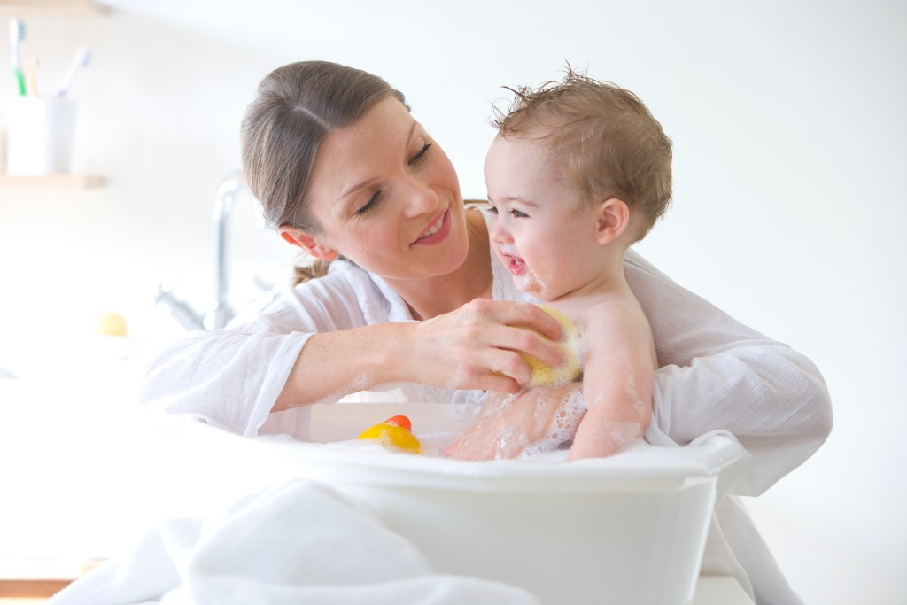 Bí kíp giữ ấm cho trẻ sơ sinh đúng chuẩn vào mùa lạnh