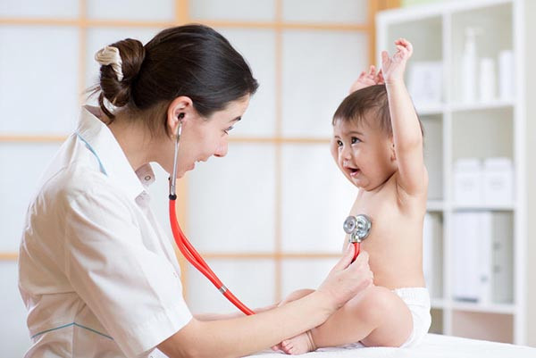 Trào ngược dạ dày ở trẻ sơ sinh: Nguyên nhân, dấu hiệu và cách khắc phục