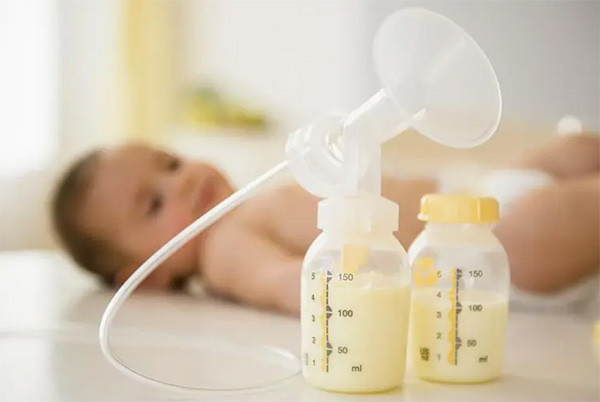 Mẹ ít sữa có nên dùng máy hút sữa không? Một số lưu ý khi sử dụng
