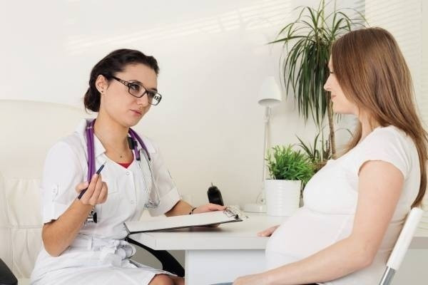 Tim đập nhanh khi mang thai có nguy hiểm không? Cách khắc phục?