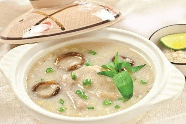 Món cháo mồng gai cho mẹ sau sinh