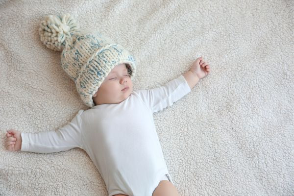 Lựa Chọn Mũ Len Cho Bé Gái: Những Điều Cần Biết