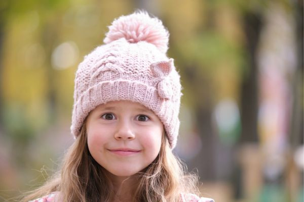Lựa Chọn Mũ Len Cho Bé Gái: Những Điều Cần Biết