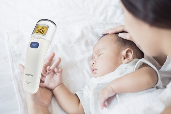 Trẻ bị sốt xuất huyết nên ăn gì mau khỏi?