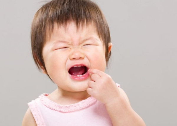 Giải đáp chi tiết: Trẻ bị sâu răng hàm có mọc lại không?
