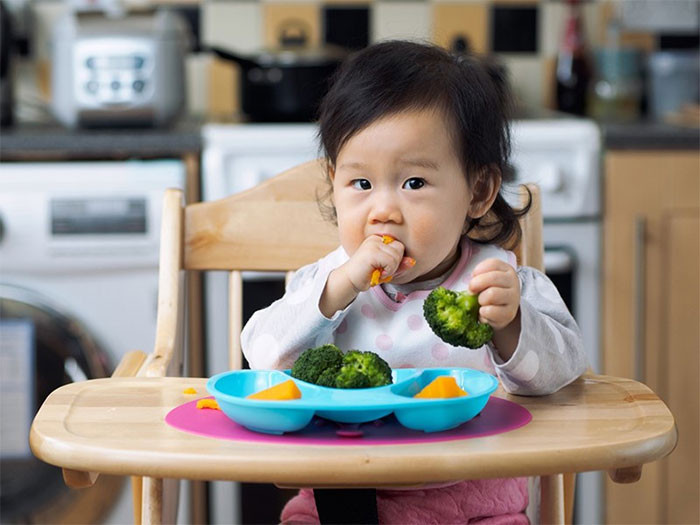 Nếu mẹ áp dụng 2 luật này, đảm bảo bé sẽ hết biếng ăn ngay lập tức