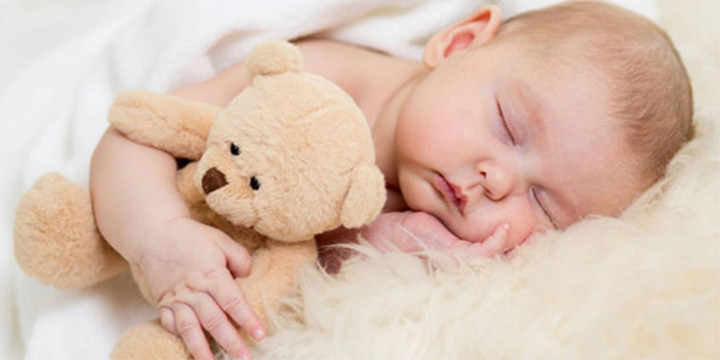 4 thói quen dỗ con ngủ sai lầm, trẻ ảnh hưởng cả trí não lẫn chiều cao