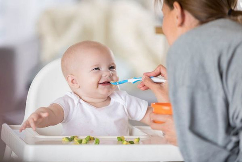 Nếu mẹ áp dụng 2 luật này, đảm bảo bé sẽ hết biếng ăn ngay lập tức