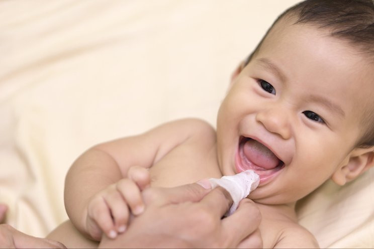 Mách mẹ cách phòng ngừa nứt cổ gà