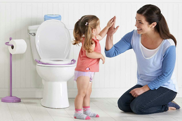 5 mẹo giúp bé tự đi vệ sinh vào ban đêm