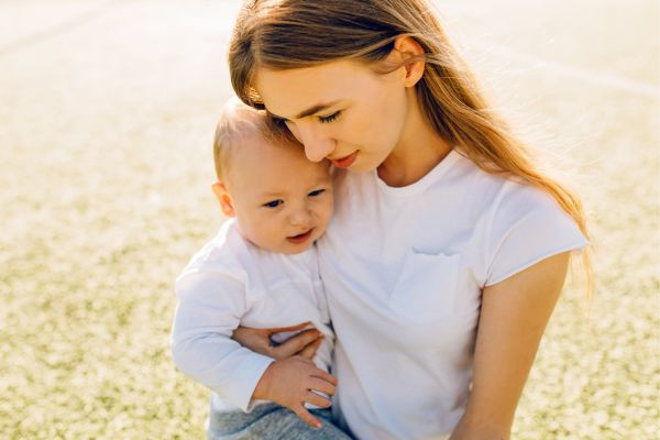 7 mẹo giúp bé thông minh từ lúc mới sinh