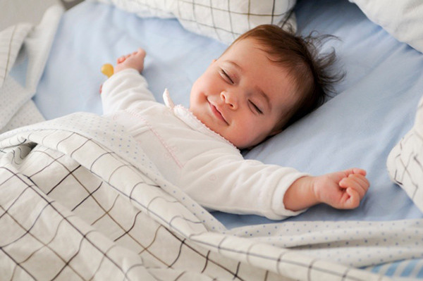 7 mẹo siêu đơn giản giúp bé dễ ngủ ngon