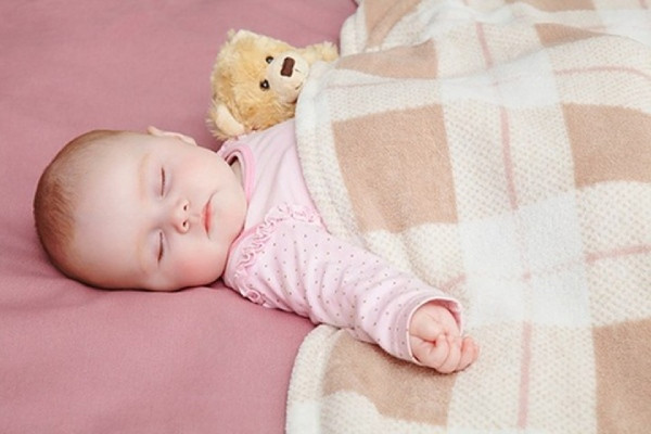 7 nguyên tắc vàng giữ ấm cho trẻ vào mùa đông