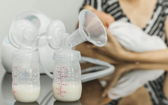 Cách bảo quản sữa mẹ sau khi vắt mà mẹ bỉm nào cũng cần biết