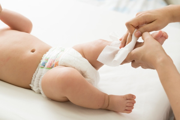 Cách chăm trẻ sơ sinh không bị hăm tã mùa lạnh