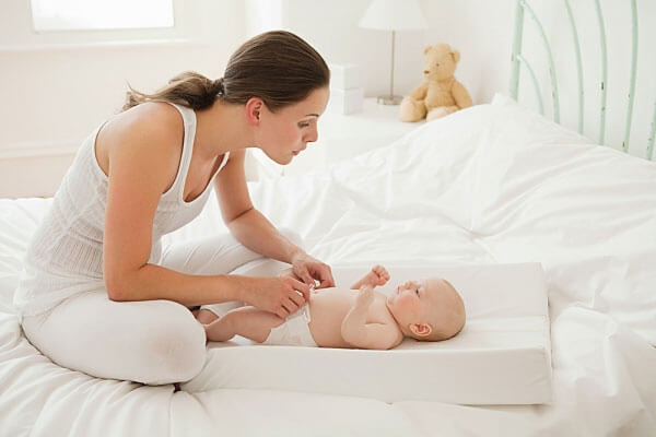 Cách massage mang lại lợi ích “thần kì” cho trẻ sơ sinh