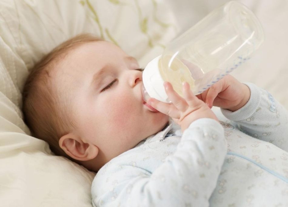 Chăm sóc con đúng cách khi bị sốt xuất huyết