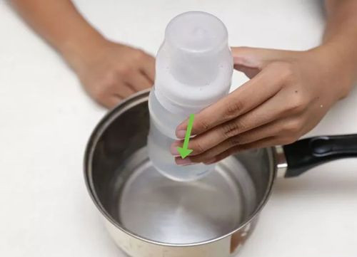 Để tránh sai lầm đáng tiếc, ba mẹ cần nắm rõ cách pha sữa &#8220;chuẩn từng bước một&#8221; dưới đây