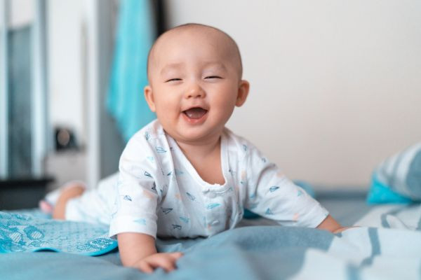 Giúp con nhanh biết nói nhờ 8 thói quen hàng ngày của ba mẹ