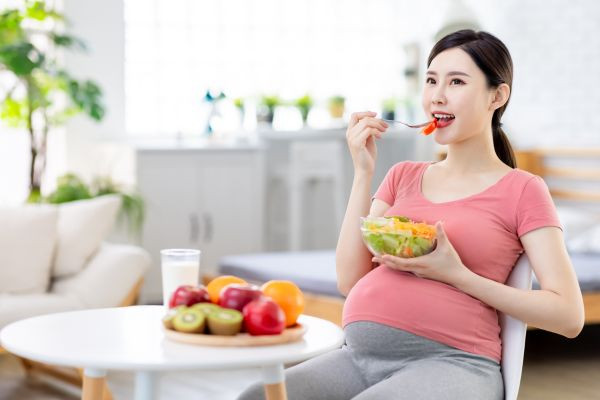 Mang thai lần đầu cần lưu ý gì? Chế độ ăn uống, vận động cho mẹ bầu
