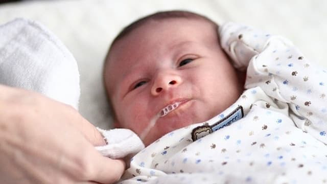 Mẹ tuyệt đối không nên tắm cho bé vào 9 thời điểm này