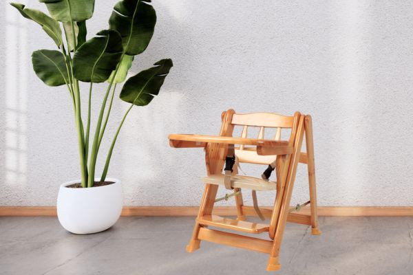 Nên chọn mua ghế ăn dặm bằng gỗ hay không?