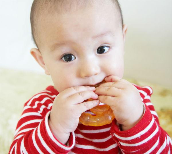 Những lưu ý khi trẻ thay răng sữa để bé sở hữu hàm răng đều và đẹp khi lớn