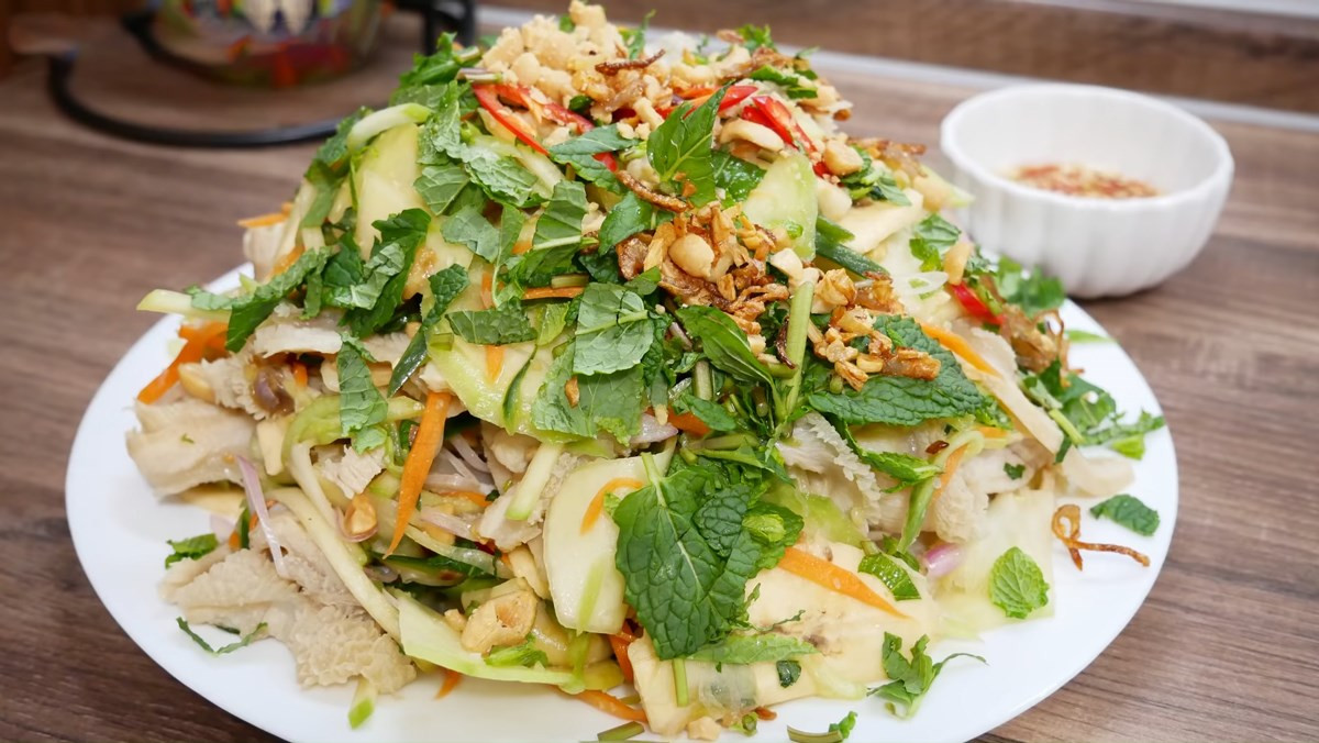 Những thực phẩm để qua đêm mẹ không nên cho bé ăn