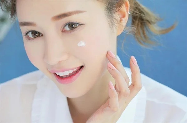 Top 10 kem chống nắng Hàn Quốc tốt nhất năm 2025